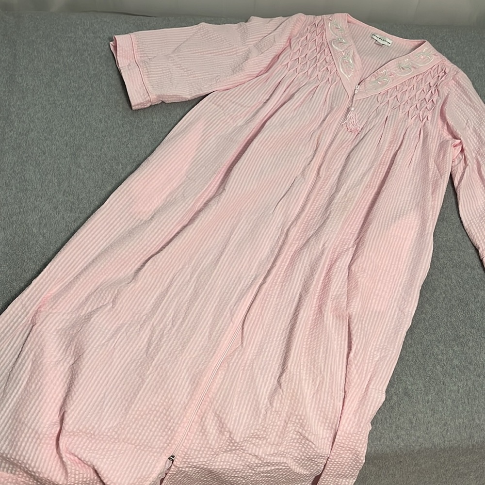 Miss Elaine House Dress Robe Large Pink Seersucker Lounge Grandma Grunge Lounge - Picture 9 of 12
